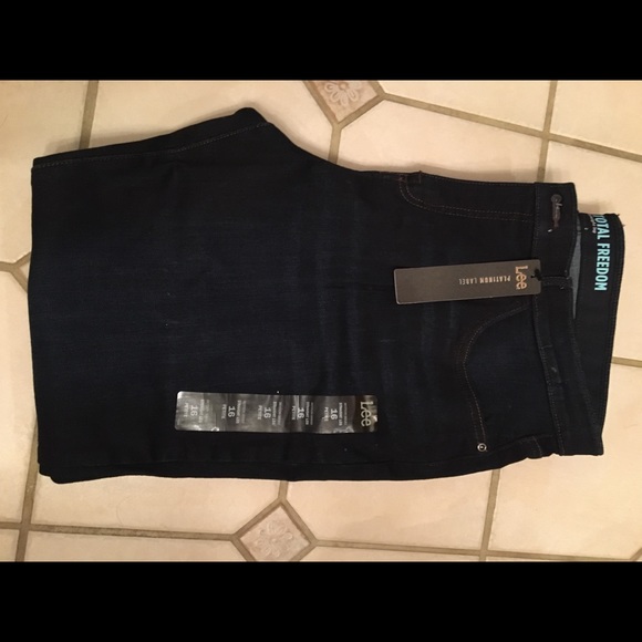 NWT Lee Modern Series/Platinum Women’s Jean’s - Picture 3 of 6